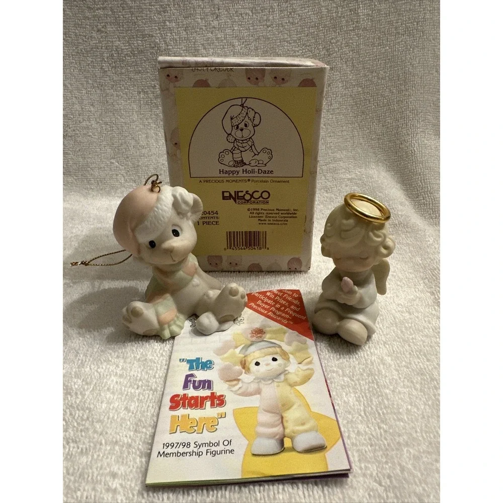 Precious Moments - Bear- Happy Holi-Daze #520454 (1998)‎ Ornament + Angel Figure